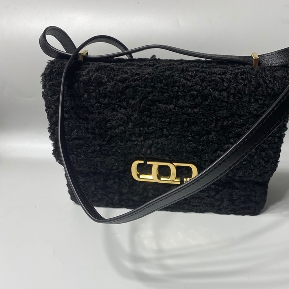 Marc Jacobs🌼NEW🌼J Link faux fur black - Picture 7 of 13